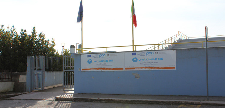 Principio d’incendio al liceo “Da Vinci”, la dirigente Roberto: “Le lezioni si sono tenute normalmente”