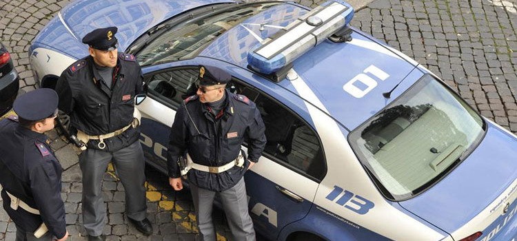 Terrorismo: indagato albanese che inneggia a Isis sui social