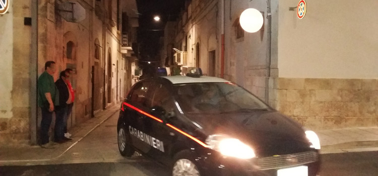 Parcheggi selvaggi, intervengono i Carabinieri