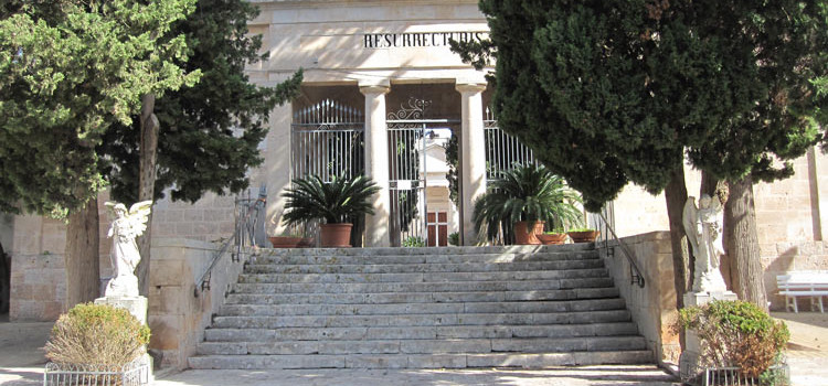 Commemorazione dei defunti, il programma delle funzioni liturgiche