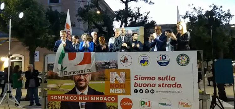 Nisi al comizio di ringraziamento: “una comunità divisa non va da nessuna parte”
