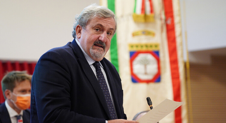 Covid-19, emanata ordinanza regionale con misure urgenti