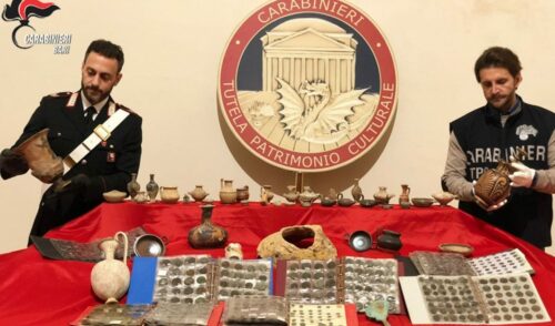 Carabinieri scovano centinaia di reperti archeologici