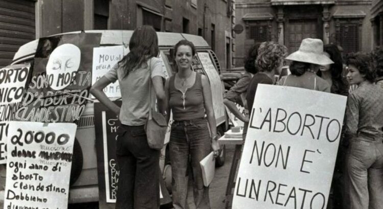 L’aborto tra il pensiero cattolico e laico